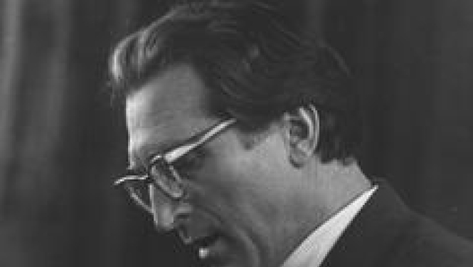 Ziedonis Purvs lasa dzeju 