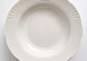 Balts zupas šķīvis
